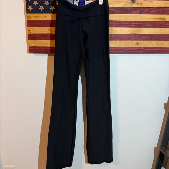 Lululmon Groove Flared Leg Yoga Pants Size 4 - Picture 1 of 6